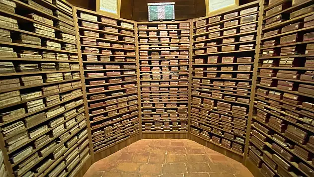 TARİHİ NECİPPAŞA KÜTÜPHANESİ