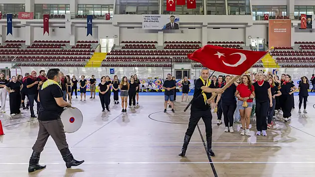 500 kişi aynı ritimde buluştu
