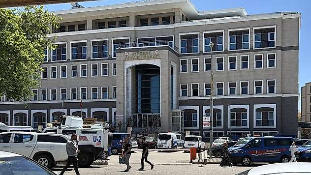 8 yaşındaki çocuğa ütüyle işkence iddiası: 3 kişi tutuklandı