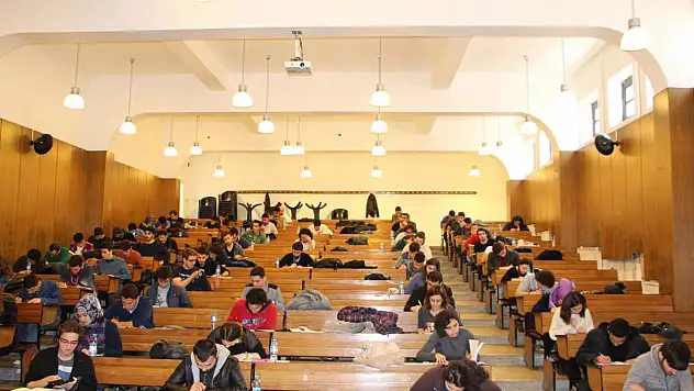 Açık Öğretim Kurumları 3. Dönem yazılı sınavları giriş belgeleri yayımlandı