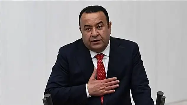 Adnan Beker CHP'den istifa ettiğini duyurdu