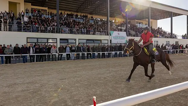 Afyonkarahisar'da Rahvan Binicilik Türkiye şampiyonası coşkusu