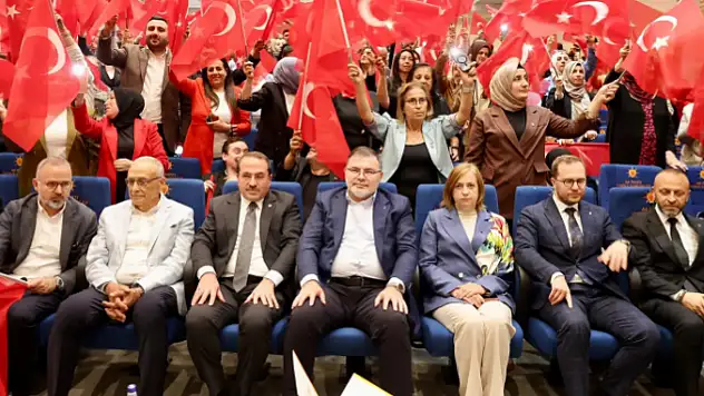 AK Parti İzmir'de hedef büyüttü: 'İzmir'de daha güçlü olacağız'