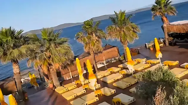Alaçatı'da Beach'ler harcama limiti koyuyor, Ayı Balığı Beach Club uygun giriş ücreti ve geniş menüyle öne çıkıyor