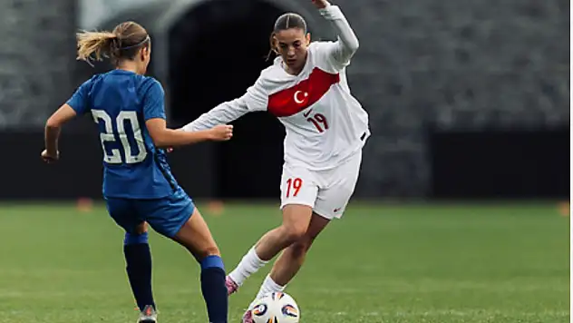 Aliağa'nın Yıldızı Açelya Nomak Milli Takım formasına ulaştı