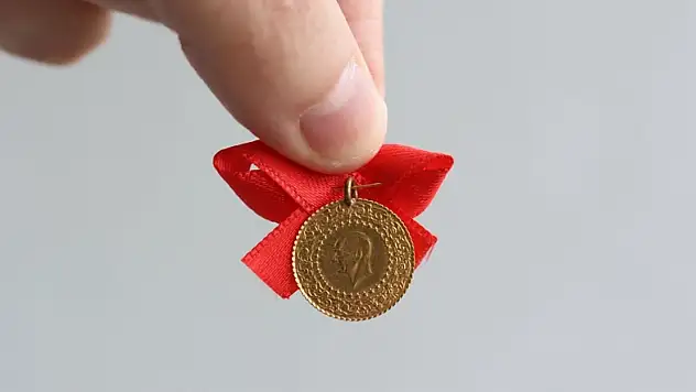 Altında ticaret anlaşması umuduyla geri çekilme: Gram altın düşüşte