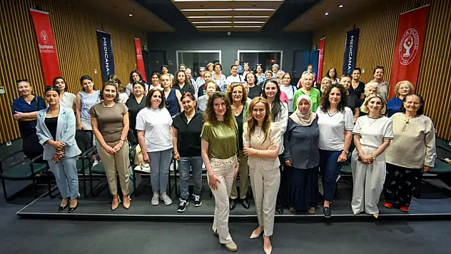 Anneliğin cam tavanı Bornova'da kırıldı!