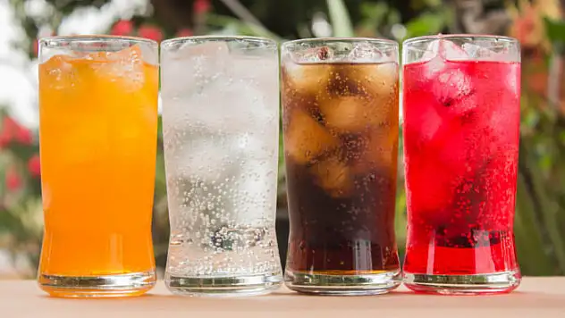 Asitli içecekler sağlığımızı nasıl tehdit ediyor?