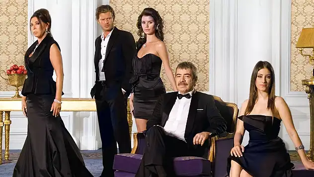 Aşk-ı Memnu Tiyatro Sahnesine Taşınıyor