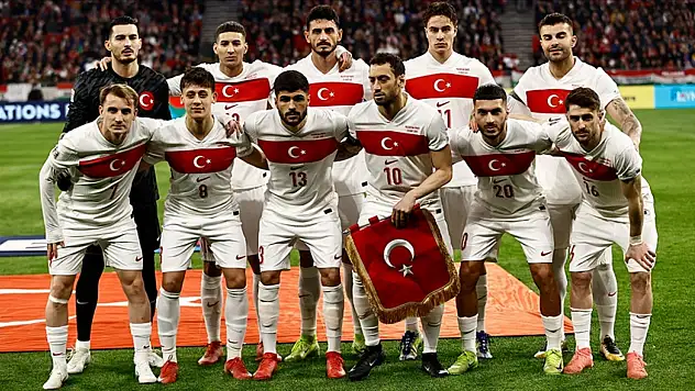 Ay-yıldızlılar İzmir'e geliyor