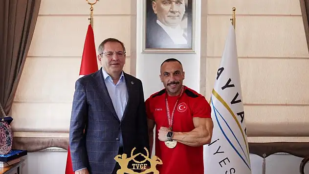 Ayvalık'tan Avrupa'ya: Şampiyon Fatih Sevinmiş Milli takımda