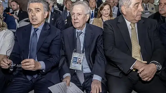 Aziz Yıldırım'a yakın isim istifa etti