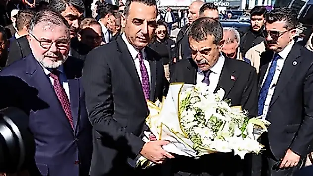 Bakan Tekin'den Çiğli Belediyesi'ne ziyaret Saygılı 'Yeni bir dönem başlıyor'