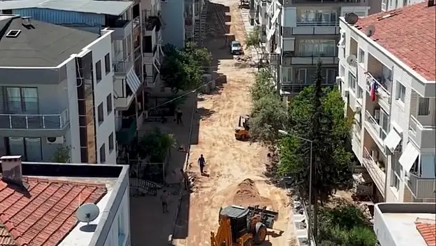 Balçova'da yollar sil baştan yenileniyor