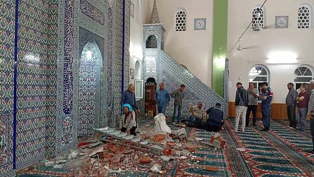 Balıkesir depremi sonrası camide inceleme faciası: 1 ölü