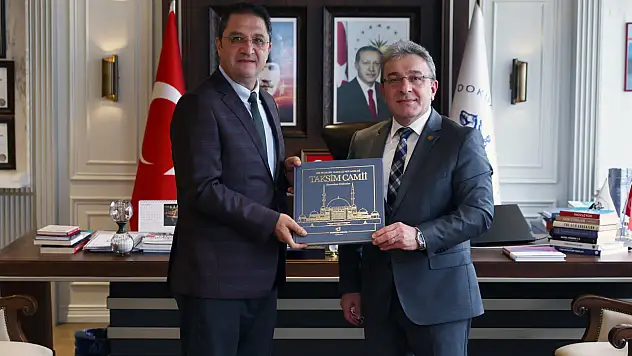 Basın İlan Kurumu İzmir Bölge Müdürü Başeğmez'den Dokuz Eylül Üniversitesi Rektörü Yılmaz'a ziyaret