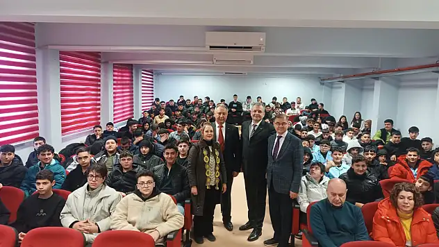 Başkan Akbıyık'tan meslek liseli gençlere: 'Siz bizim geleceğimizsiniz'