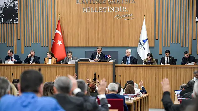 Başkan Cemil Tugay'dan bekleyen kredilere tepki