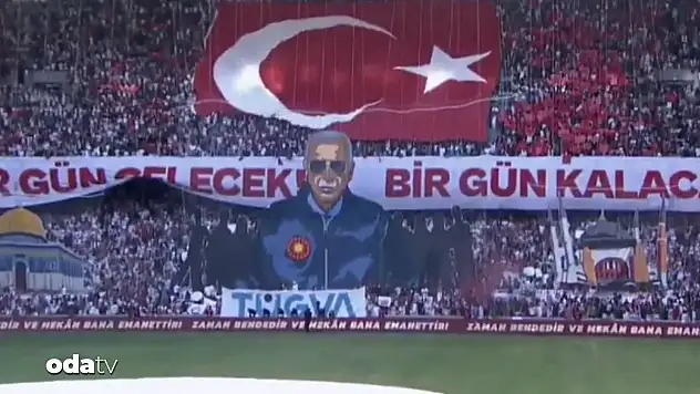 Cumhurbaşkanı Erdoğan'a Beşiktaş Stadyumu'nda sürpriz koreografi