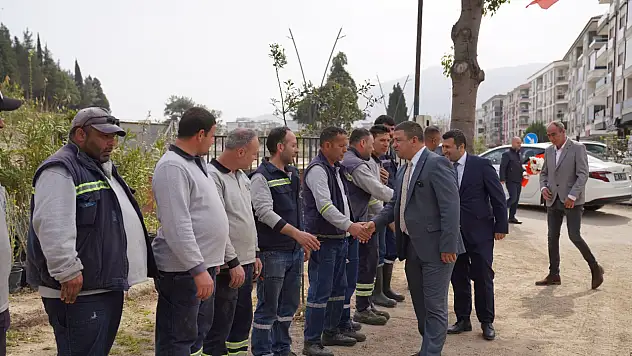 Başkan Okuroğlu, belediye personeliyle bayramlaştı