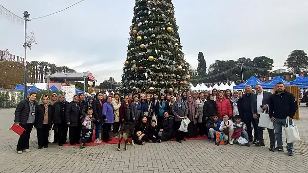 Başkan Tugay, Beydağlı kadınları İzmir'de ağırladı