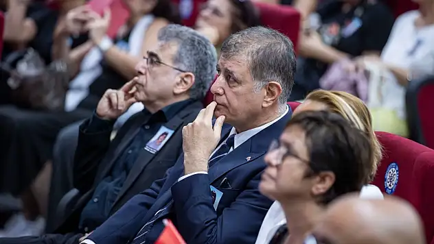 Başkan Tugay'dan Hocası Emel Tümbay'a veda 'Sizi hiç unutmayacağız'