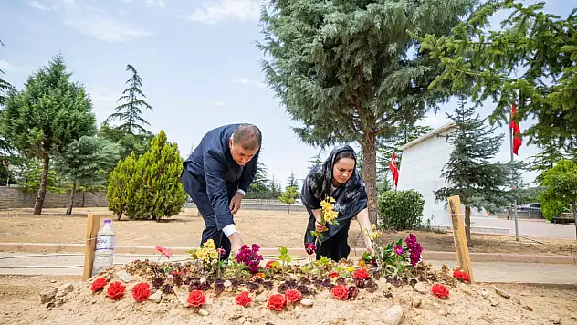 Başkan Tugay'dan Şehit Orman İşçisi İbrahim Demir'in Ailesine Anlamlı Ziyaret