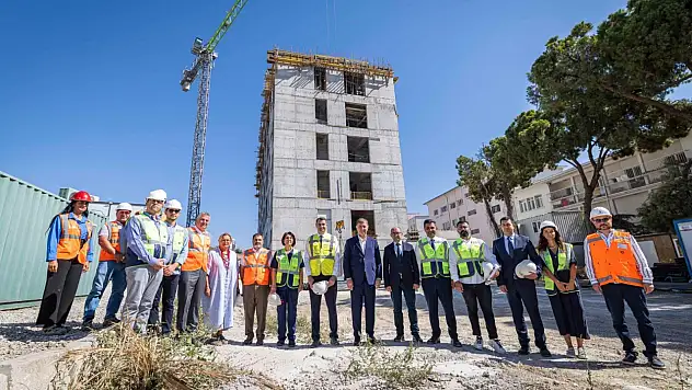 Başkan Tugay 'Eşrefpaşa'nın yeni hizmet binası en güzel işlerimizden biri olacak'