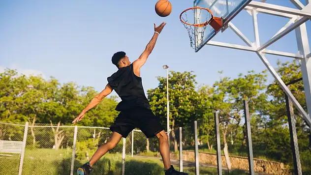 Basketbol boy uzatıyor mu?