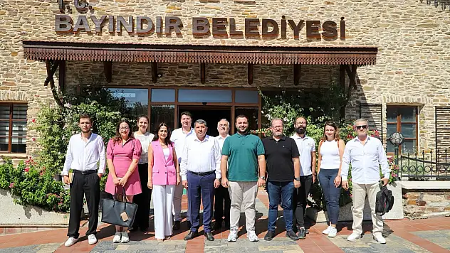 Bayındır Belediyesi, Güneş Enerjisi Santrali Projesi için firmalarla toplantı yaptı