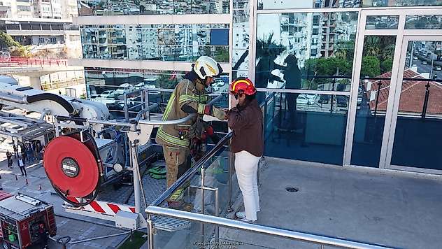 Bayraklı Belediyesi'nde yangın ve acil durum tatbikatı