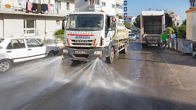 Bayram öncesi Narlıdere'de hummalı çalışma