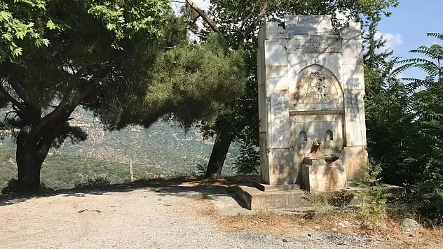 Birgi'de çevre gönüllülerinden hem temizlik seferberliği hem uyarı çağrısı
