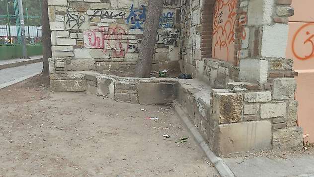 Bornova Büyükpark'ta çevre kirliliği tepki çekiyor