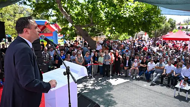 Bornova'da kirazın bereketi festivalle taçlandı