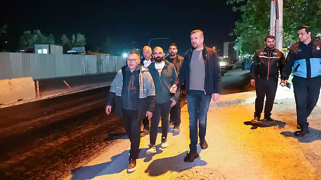 Buca'da gece mesaisi: Başkan sahada