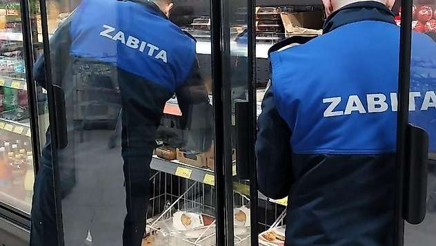 Buca'da şarküteriden 109,5 kilo tarihi geçmiş süt ürünü çıktı