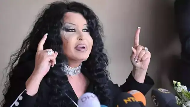 Bülent Ersoy 16 bin TL'lik borcunu sosyal medyadan talep etti