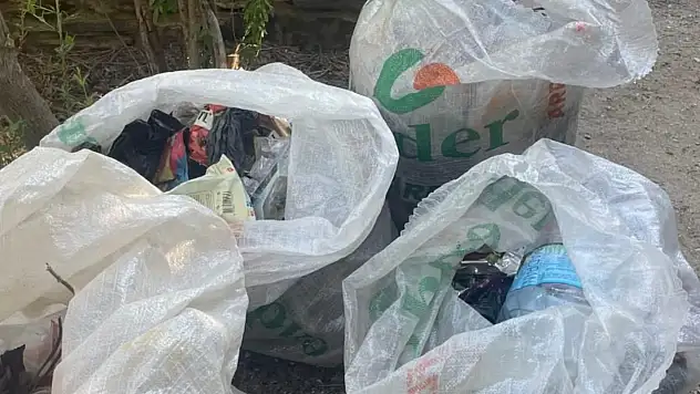 Cam ve pet şişeler toplandı Birgi'de duyarlı hareket