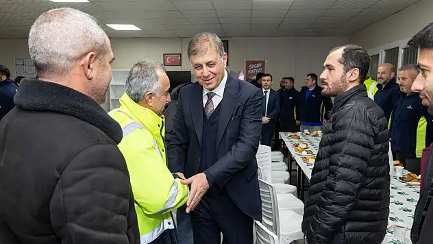 Cemil Tugay mesaiye işçilerle başladı: