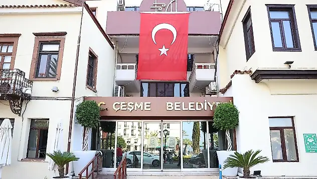 Çeşme Belediyesi'ne operasyon: Başkan Yardımcısı gözaltına alındı