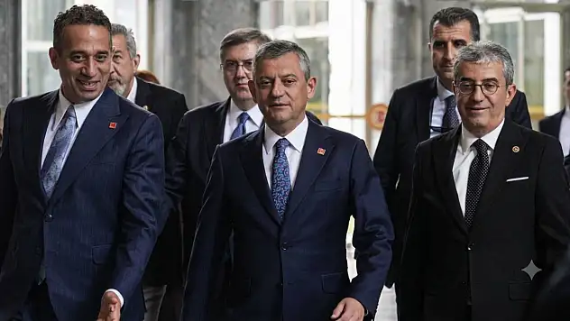 CHP'de ihraç depremi yaşandı