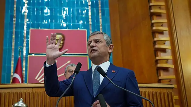 CHP'de kritik gün: Özgür Özel saat 13.00'te yol haritasını açıklayacak
