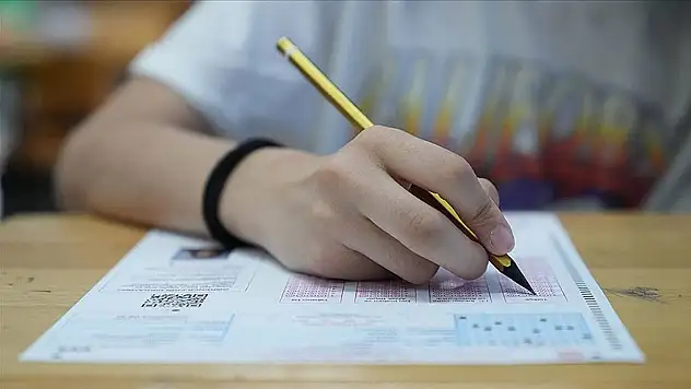 CHP, LGS Hakkındaki İddialar Nedeniyle Suç Duyurusunda Bulundu