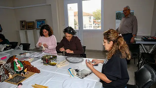 Çiğli'de kadınlar geleneksel kitre bebek sanatını yaşatıyor