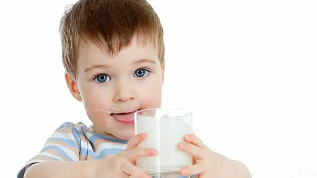 Çocuklarda Düzenli Süt Tüketimi Gelişim İçin Önemli