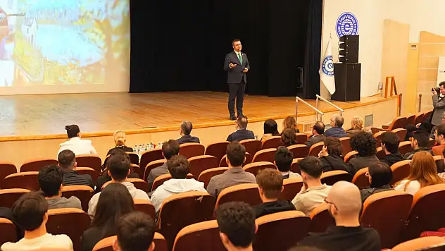 DATA FEST'26 İzmir'de teknoloji ve veri gündemini belirledi