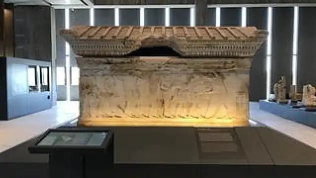 Dijital çağda mitolojiyle buluşma: Troya'da Helen ile Paris'in aşkı yeniden canlanıyor