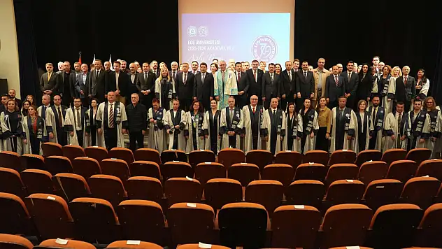 Ege Üniversitesi 2025-2026 Akademik yılı açılış töreni Adalet Bakanı Yılmaz Tunç'un katılımıyla gerçekleşti