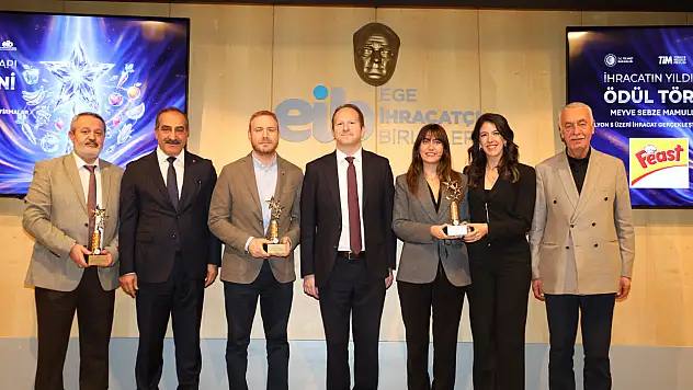 Ege yaş meyve sebze ihracatında 1,2 milyar dolarlık başarı: Sektörün yıldızları ödüllendirildi